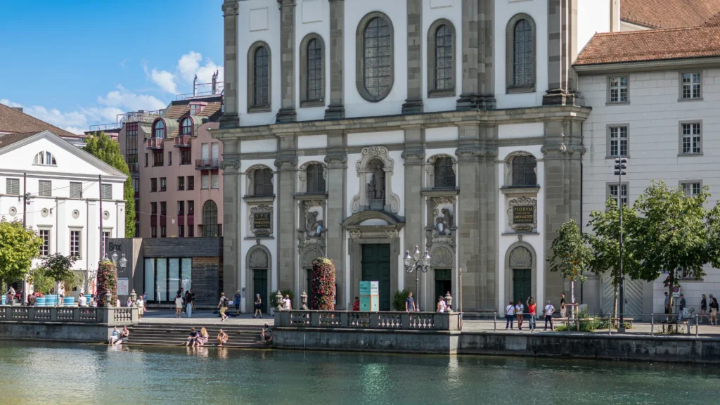 photo with the city and water