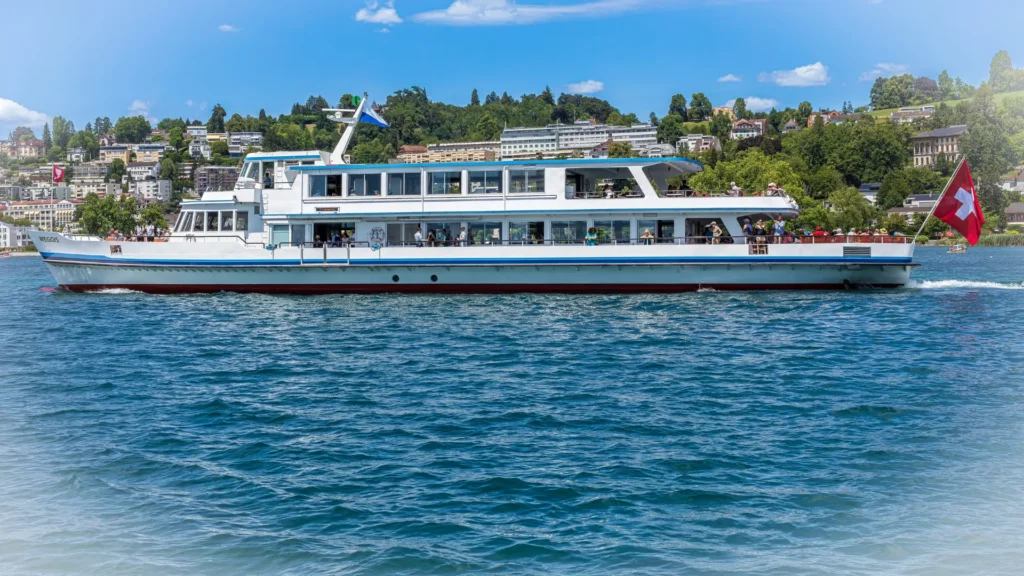 the photo with the Swiss boat showing direction /  step